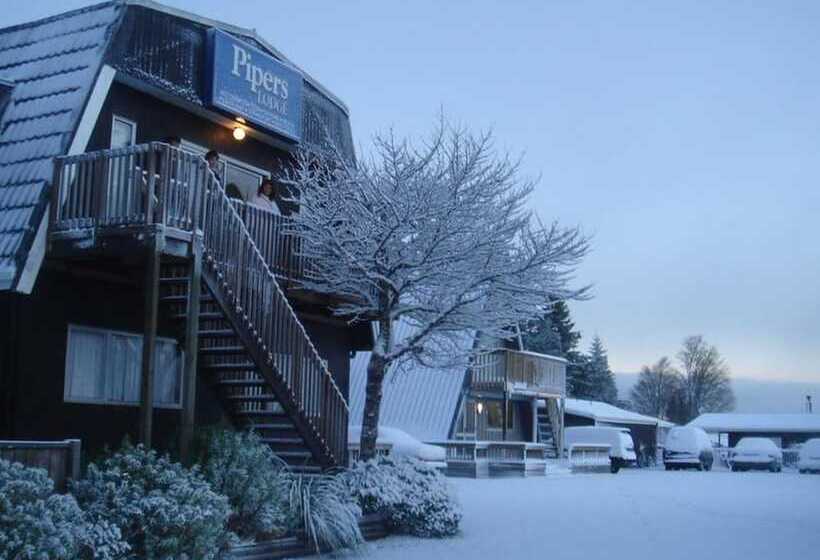 בית מלון כפרי Pipers Ski Lodge