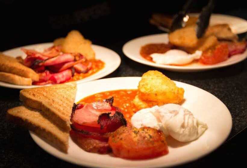 בית מלון כפרי Pipers Ski Lodge