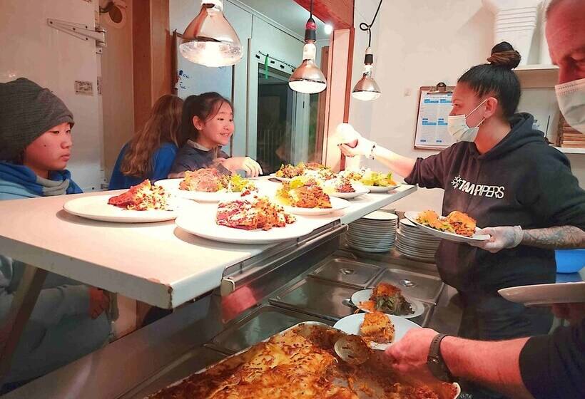 בית מלון כפרי Pipers Ski Lodge