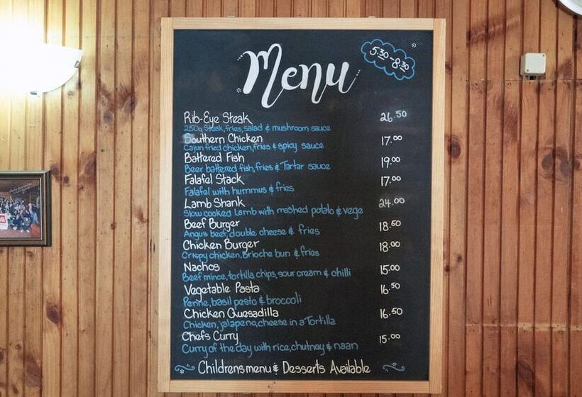 בית מלון כפרי Pipers Ski Lodge