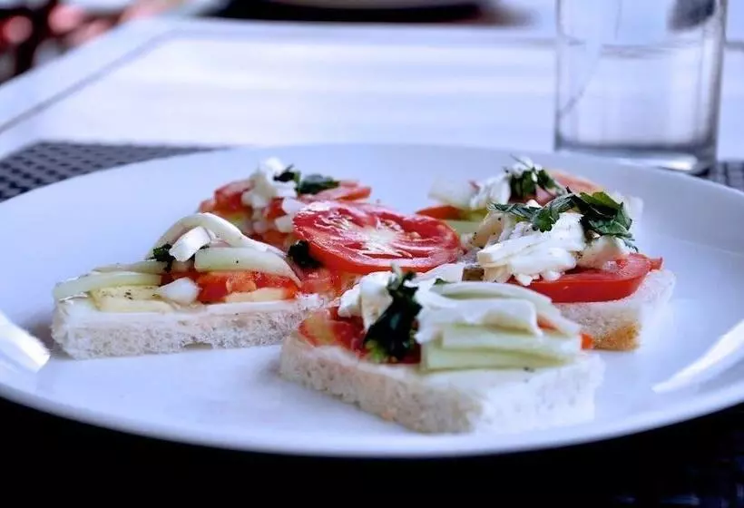 Hotelli The Tattva Resort