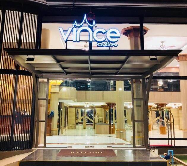 Hotel Vince Sakon