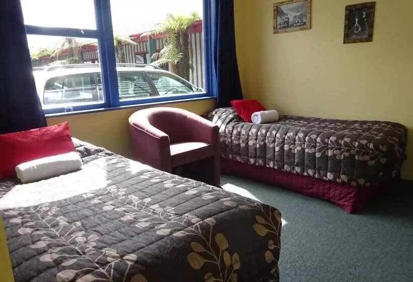 Alberg Glow Worm Accommodation