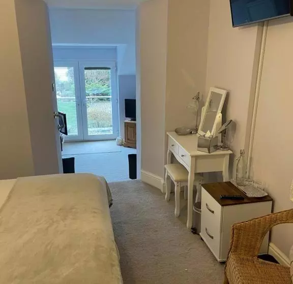 ベッドアンドブレックファースト Nythfa Guest House