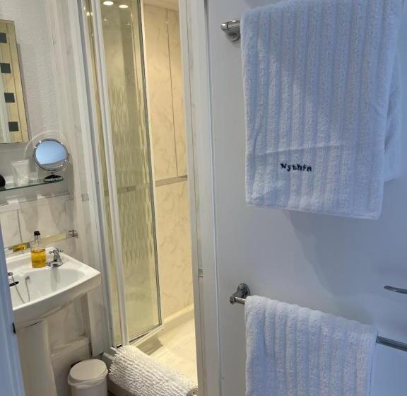 Aamiaismajoitus (B&B) Nythfa Guest House