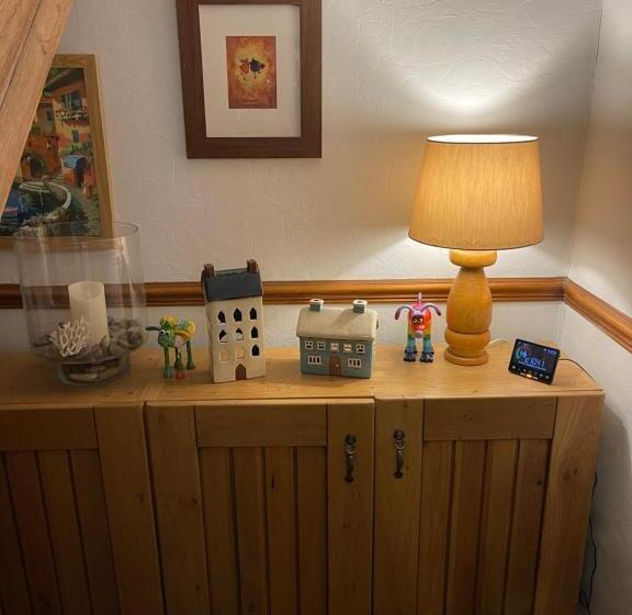 Aamiaismajoitus (B&B) Nythfa Guest House