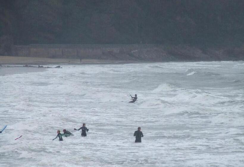 Aamiaismajoitus (B&B) Nythfa Guest House