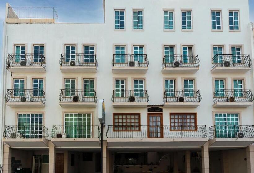 Boca Inn Hotel & Suites