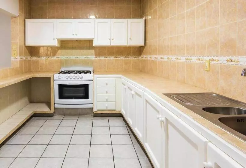 Boca Inn Hotel & Suites