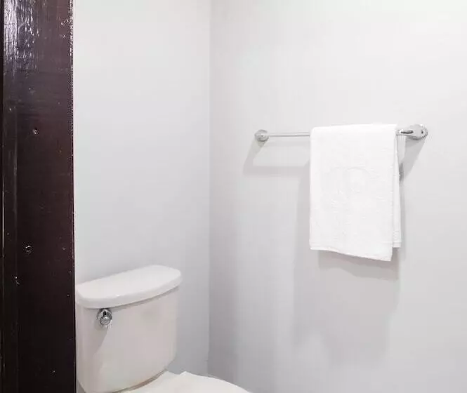 Boca Inn Hotel & Suites