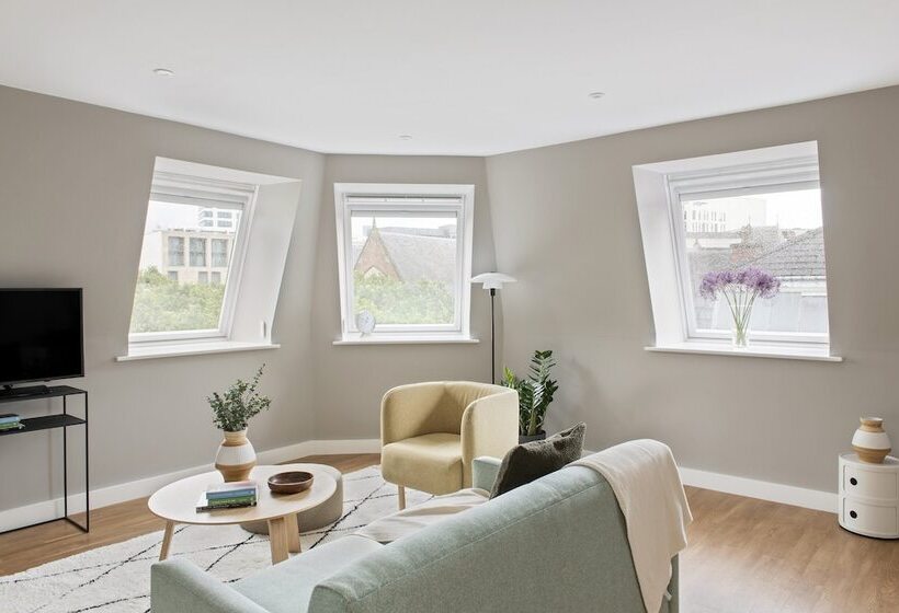 Cove Minshull Street