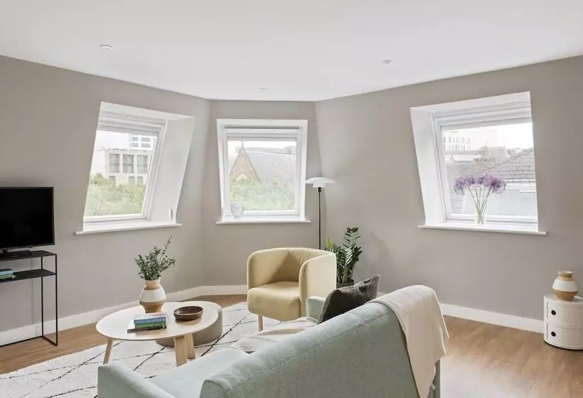 Cove Minshull Street