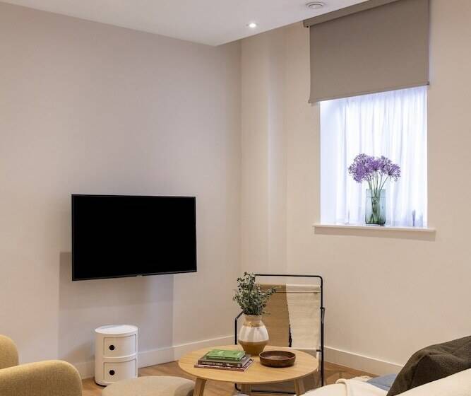 Cove Minshull Street