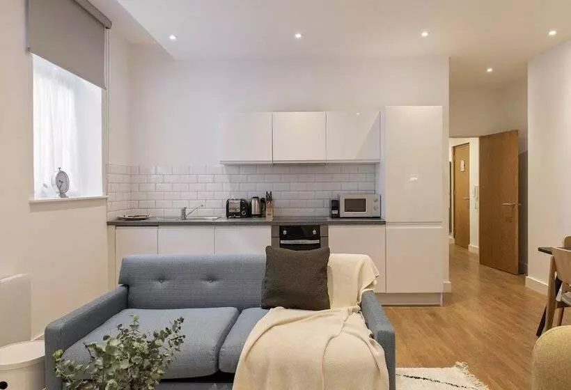 Cove Minshull Street