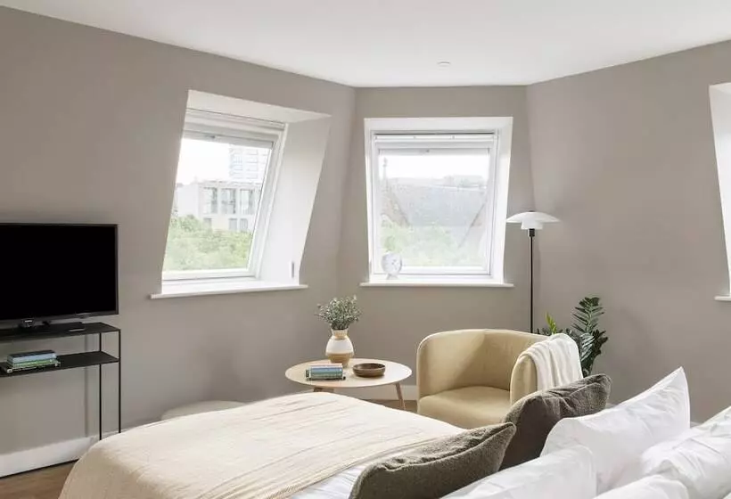 Cove Minshull Street