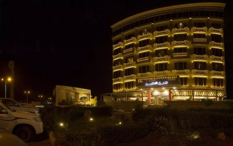 هتل Al Borg Al Watheer