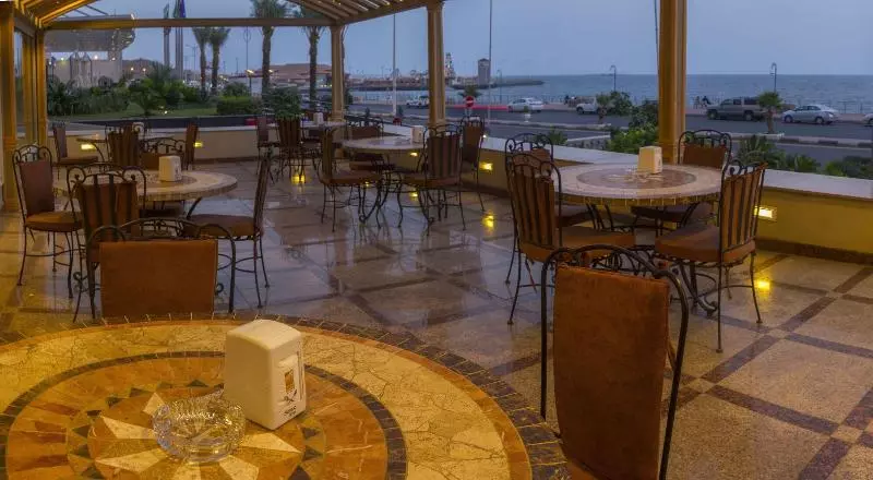 هتل Al Borg Al Watheer