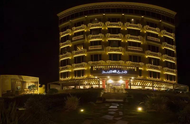 هتل Al Borg Al Watheer