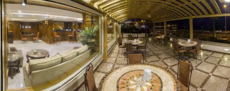 هتل Al Borg Al Watheer