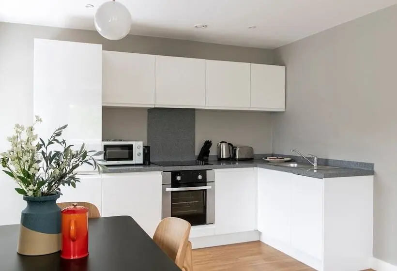هتل Cove Minshull Street