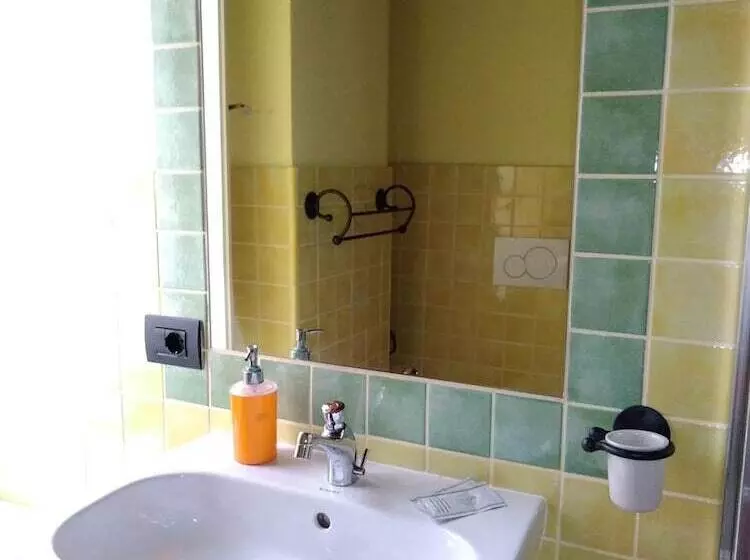 Отель La Corte Di Lucina