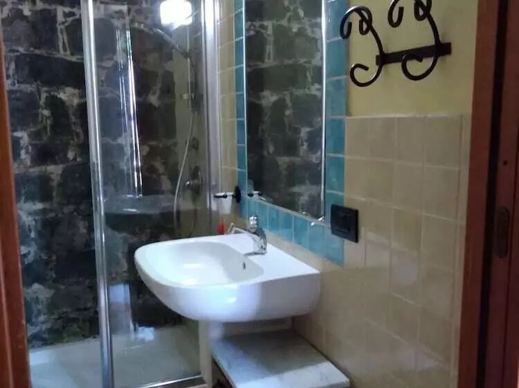 Отель La Corte Di Lucina