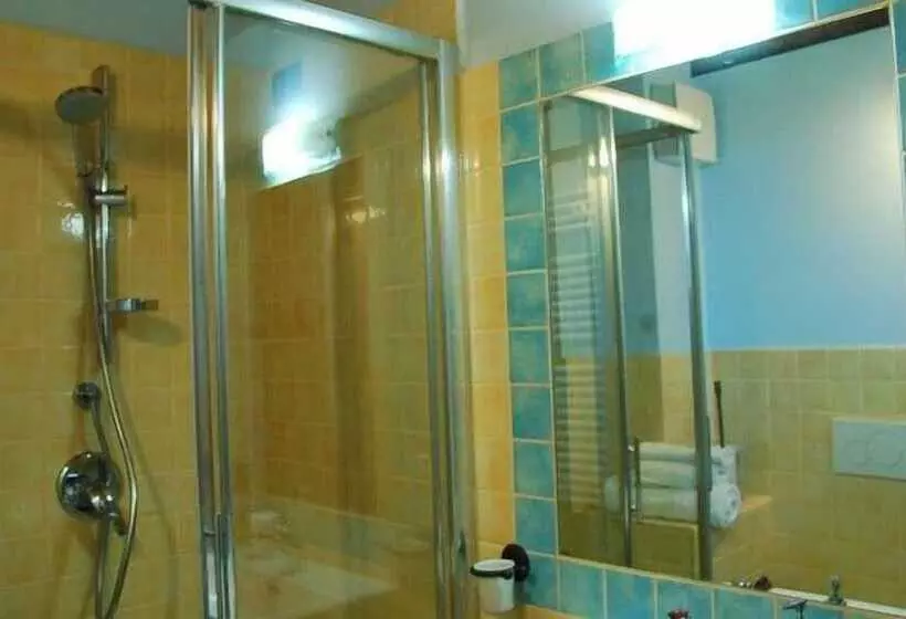 Отель La Corte Di Lucina