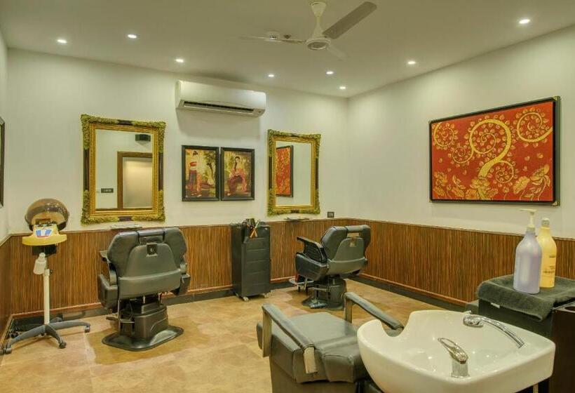 هتل Mayfair Waves