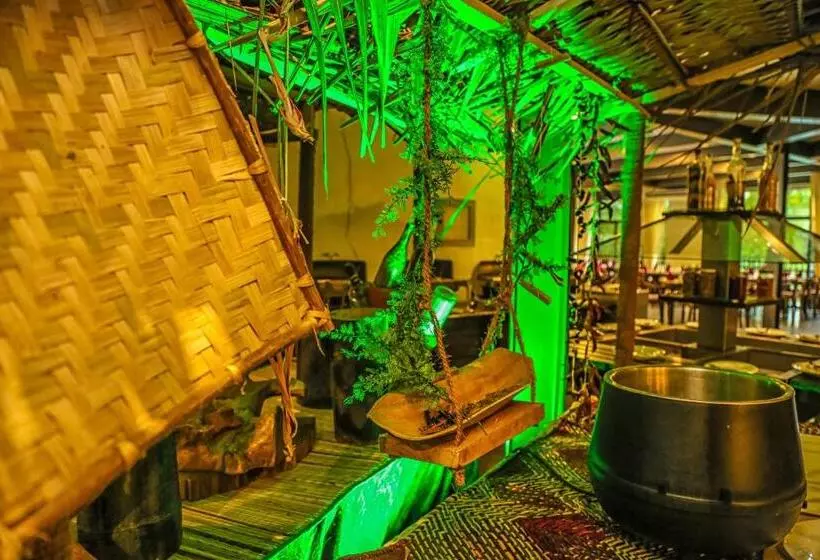 Hotel Oak Ray Regency