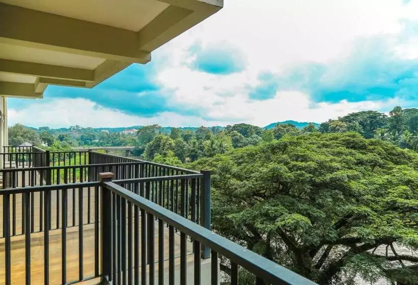 Hotel Oak Ray Regency