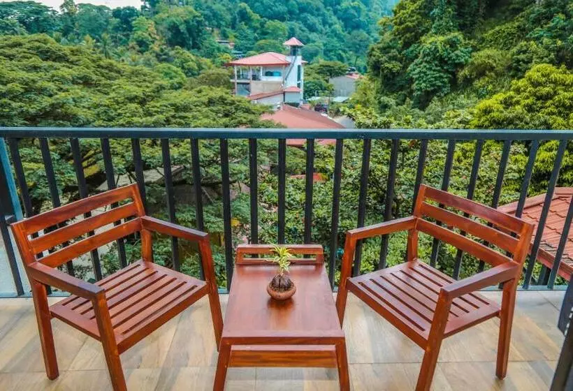 Hotel Oak Ray Regency