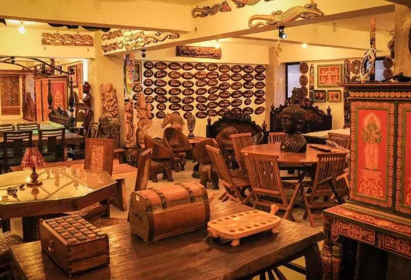 Hotel Oak Ray Regency