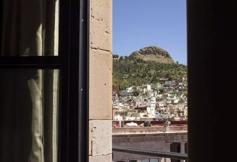 هتل Posada De La Moneda