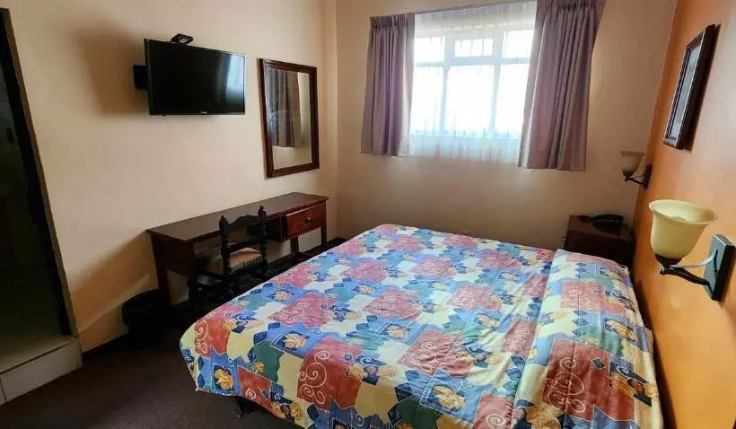 هتل Posada De La Moneda