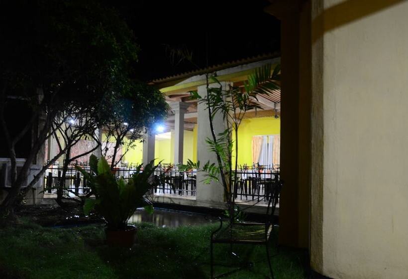 בית מלון כפרי Samorich