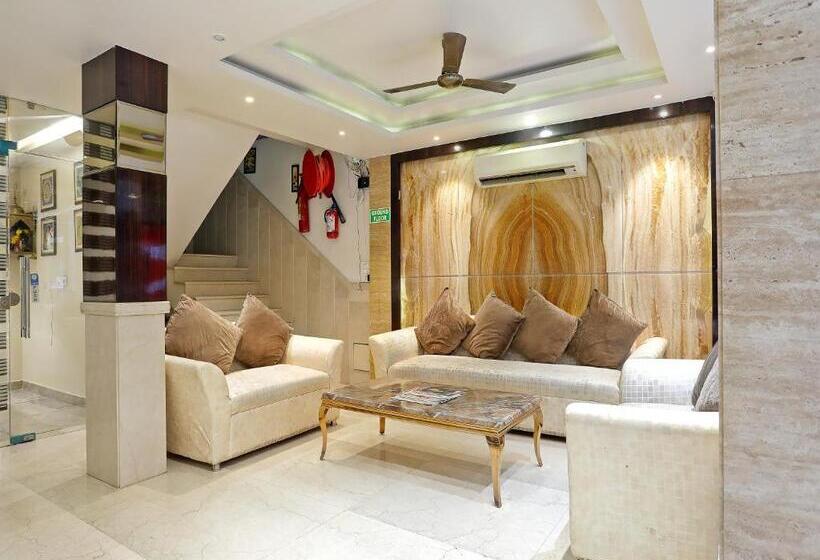 هتل Tashkent Palace   Near New Delhi Railway Station