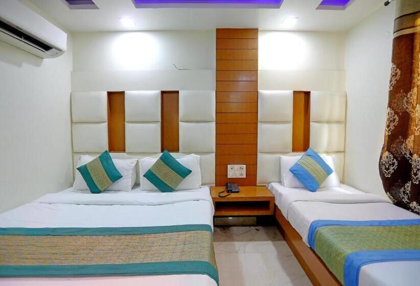 هتل Tashkent Palace   Near New Delhi Railway Station