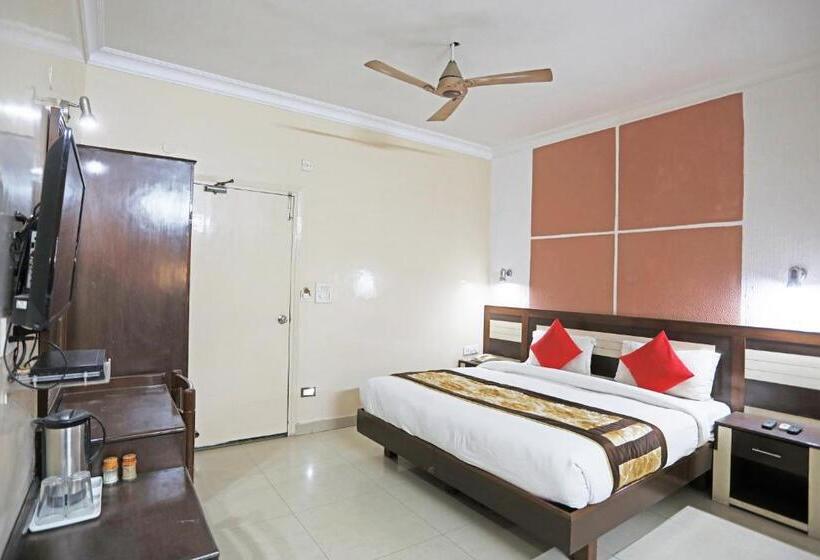 هتل Tashkent Palace   Near New Delhi Railway Station