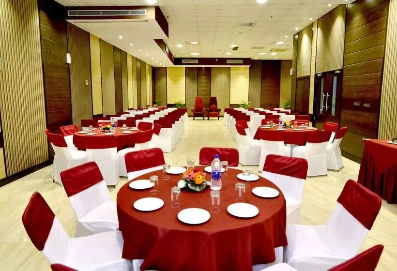 ホテル The Theme  Jaipur