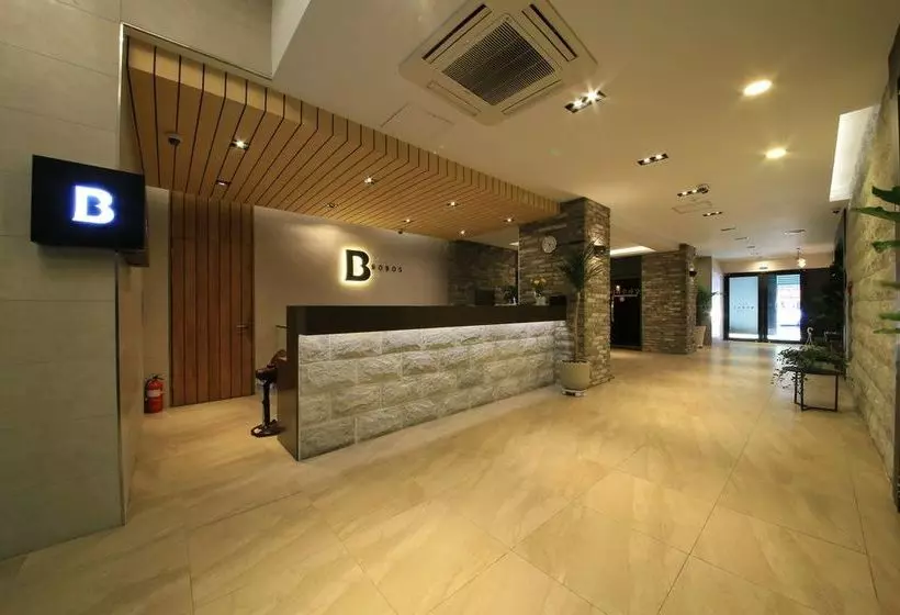 فندق على الطريق Bobos