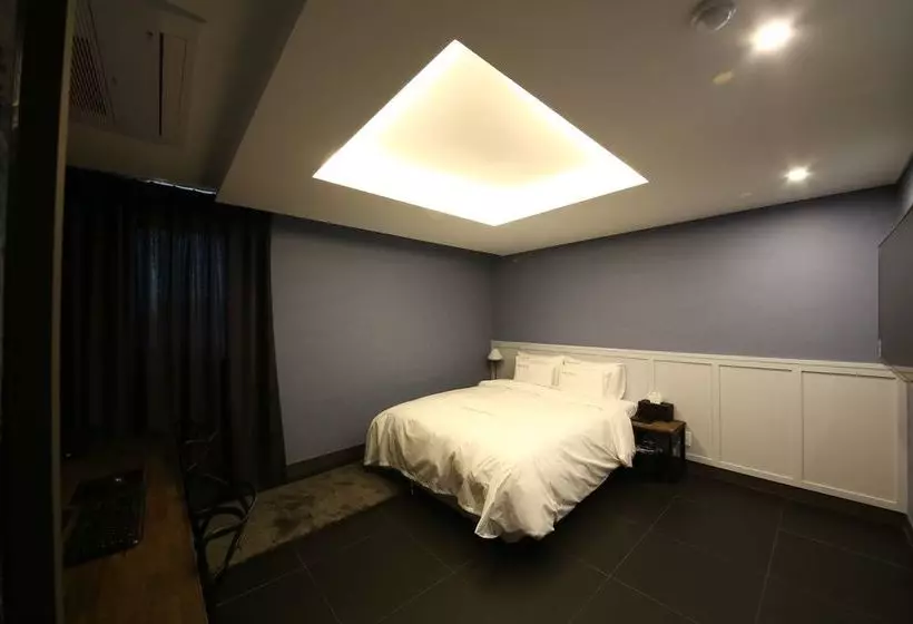 فندق على الطريق Bobos