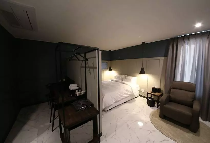 فندق على الطريق Bobos