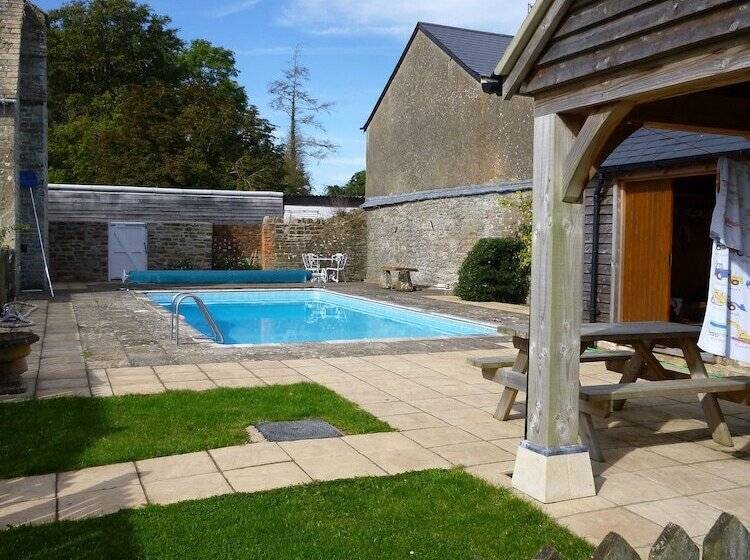 Overtown Manor Bed And Breakfast