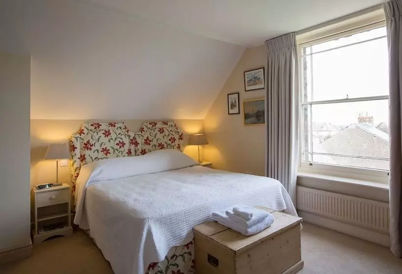 Overtown Manor Bed And Breakfast