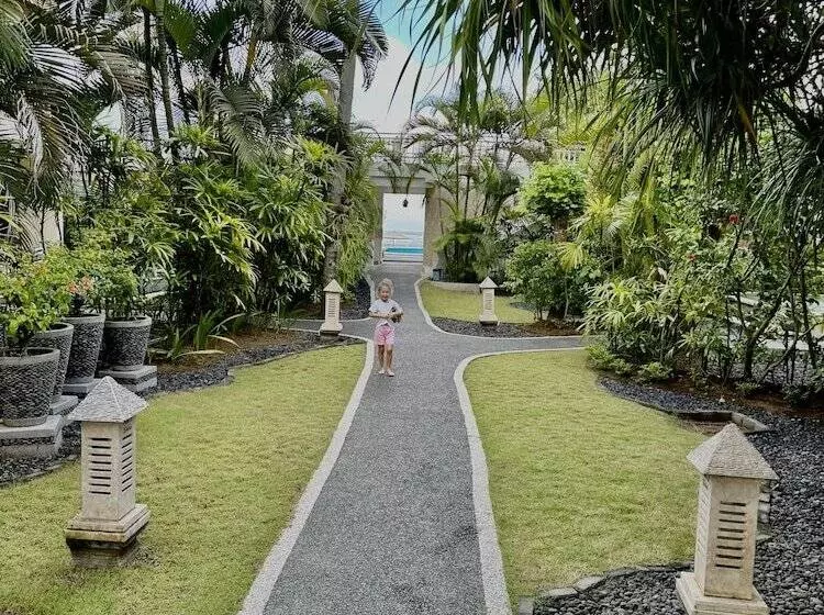 Resort Orlowsky Discovery Candidasa