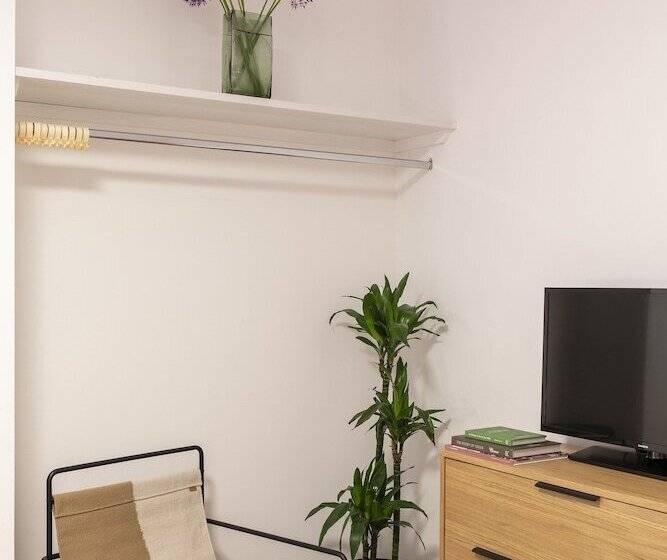 Cove Minshull Street