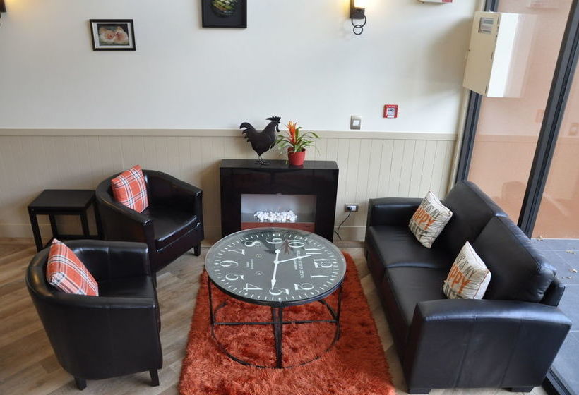 Shetland Court Apartments