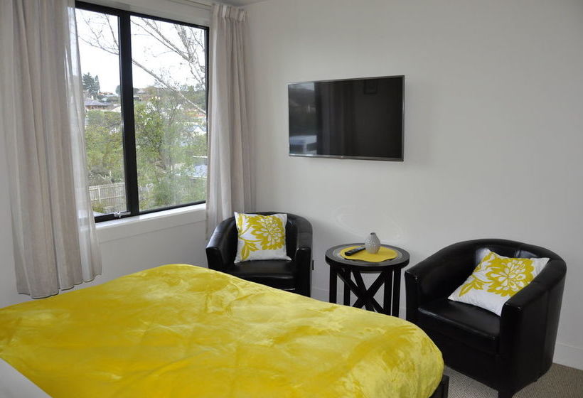 Shetland Court Apartments