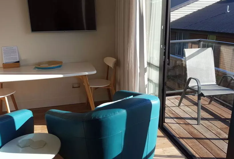 Shetland Court Apartments