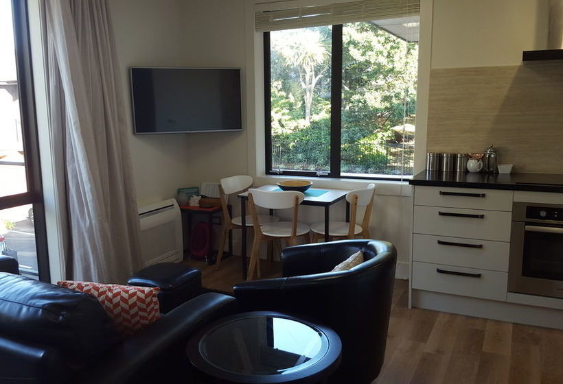 Shetland Court Apartments